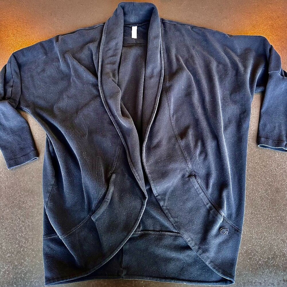 GapFit Body Shrug with Pockets - Black - XS/S